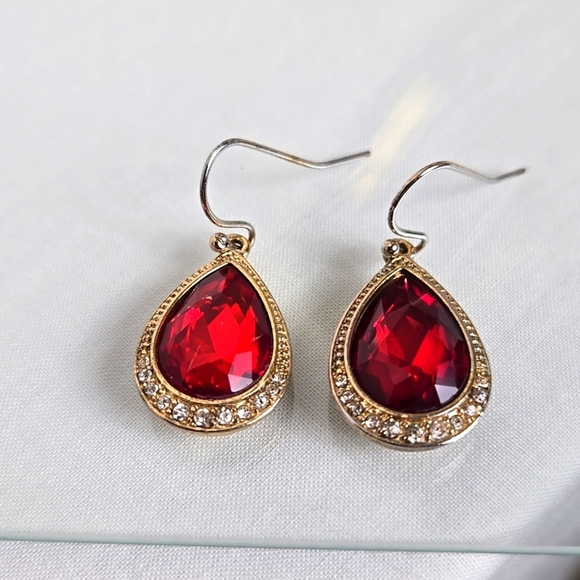 Vintage Red Teardrop Earrings - Picture 4 of 10